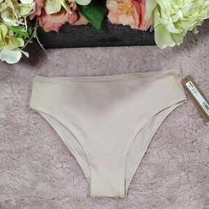 Skims Fits Everybody Cheeky Medium